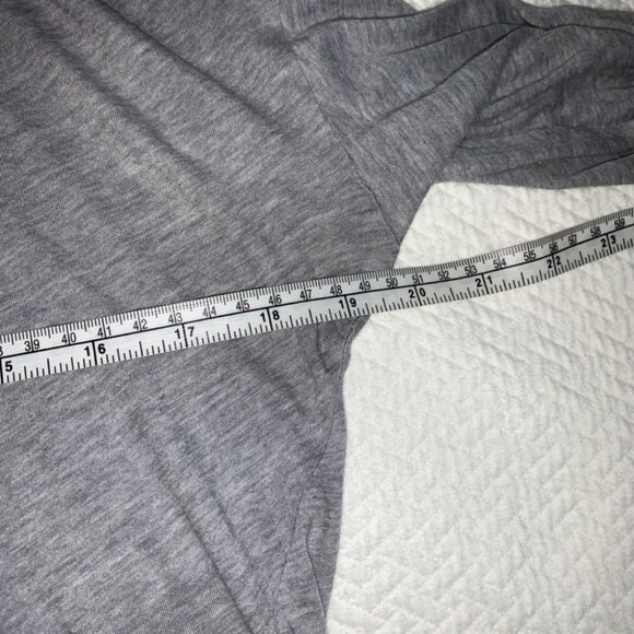 𝅺vince Long Sleeved Grey Crew Neck T-Shirt Size XS - Picture 7 of 10